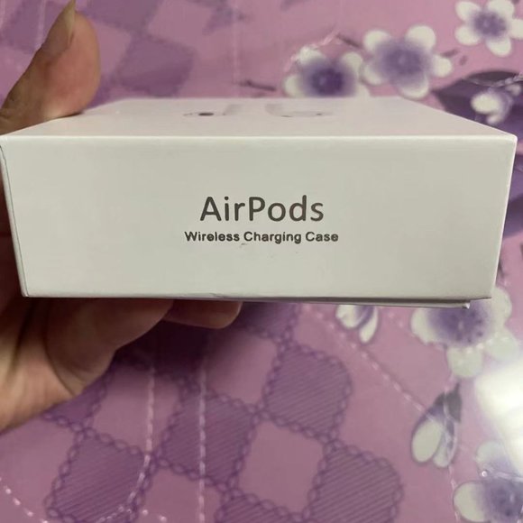 Brand new spot Apple AirPods 2 - Picture 4 of 5